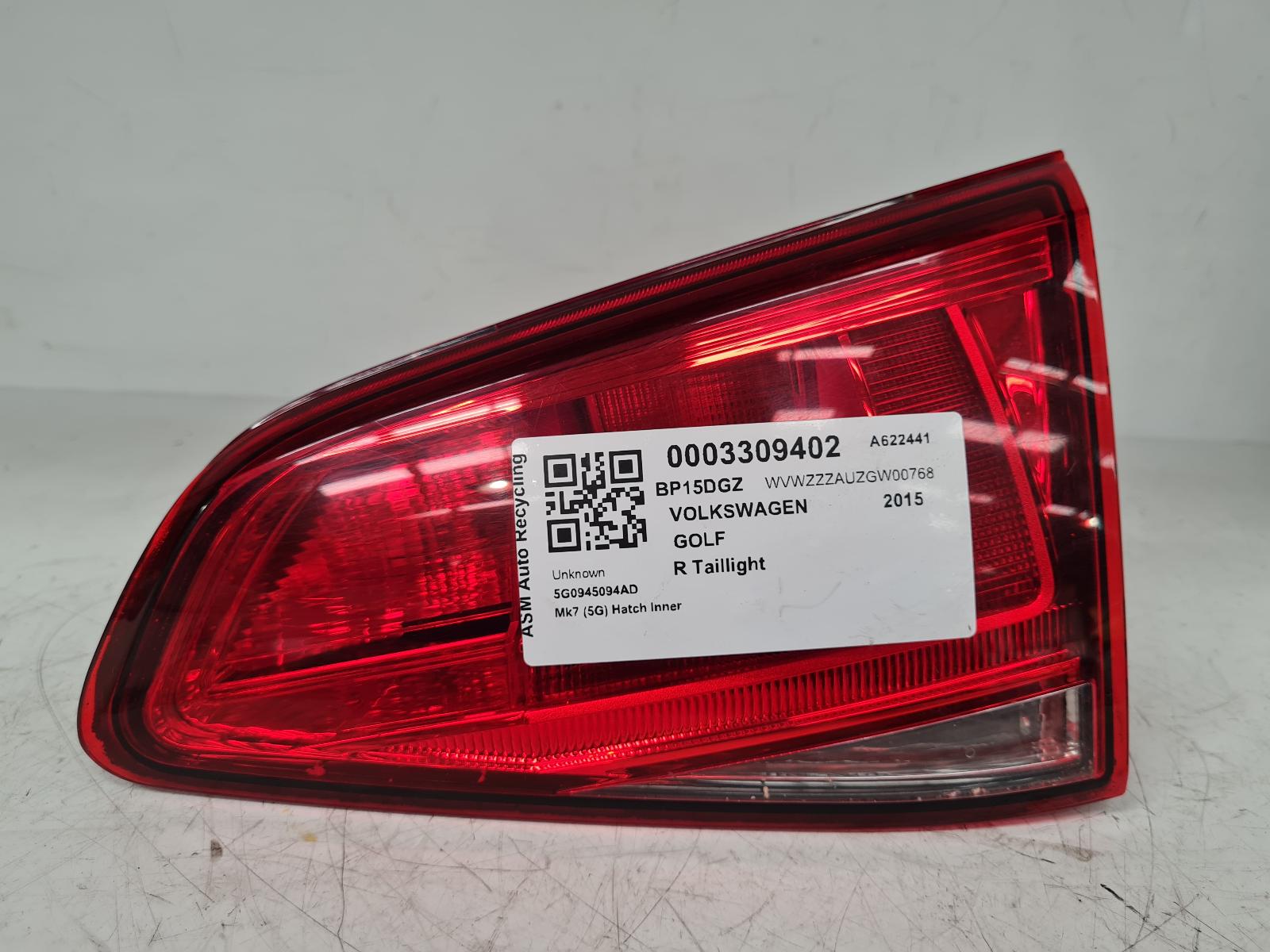 View Auto part R Taillight Volkswagen Golf 2015