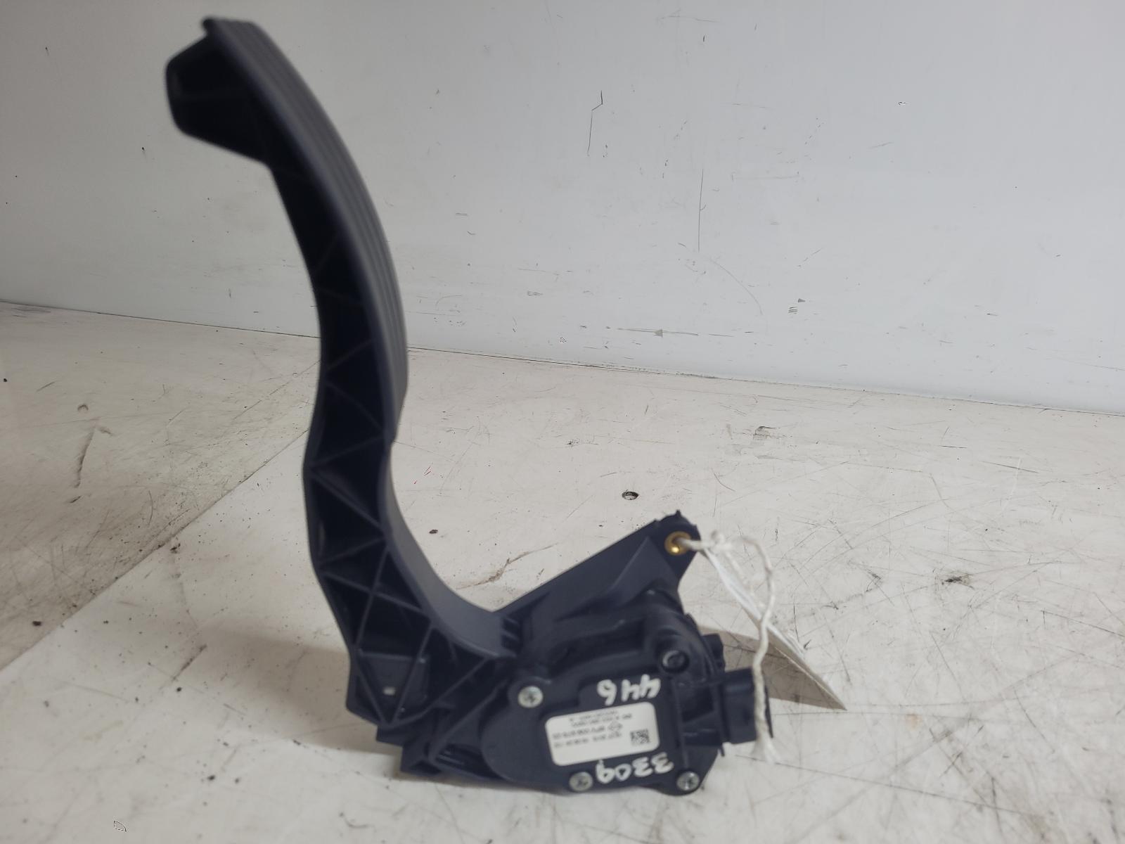View Auto part Pedal Potentiometer Smart Forfour 2015