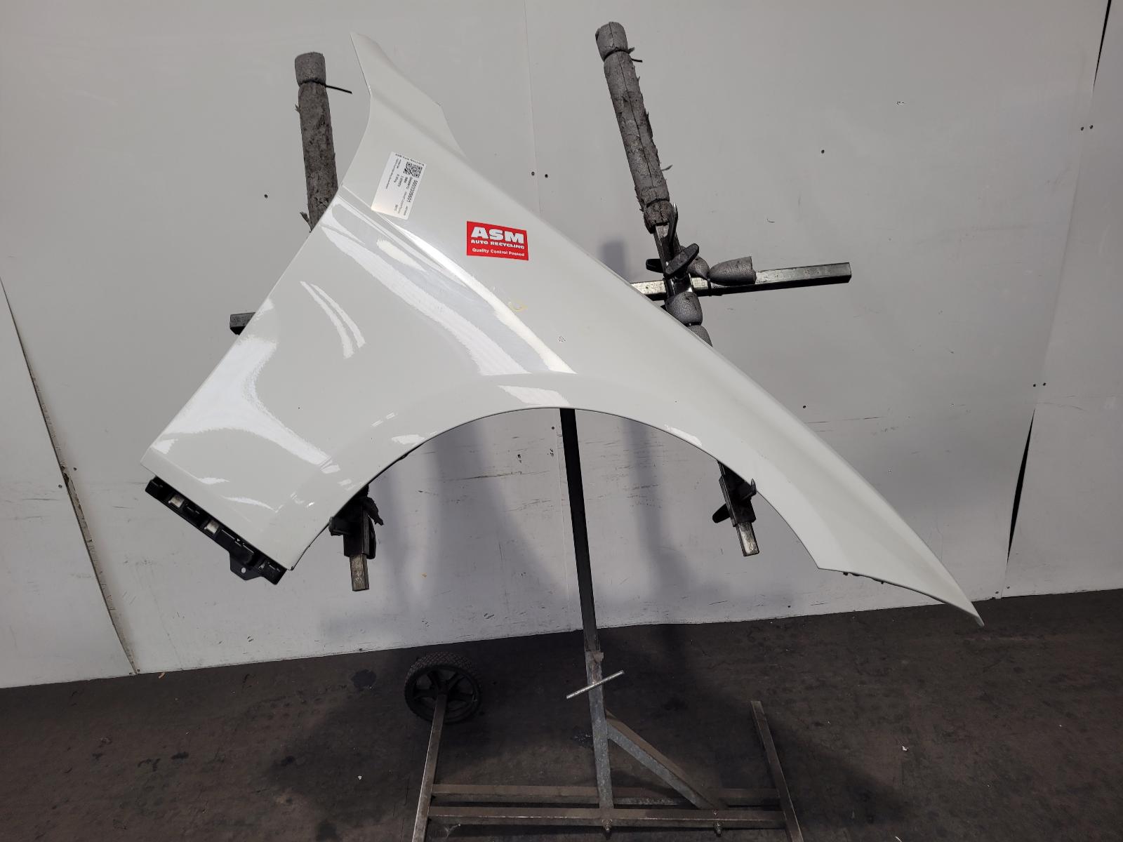 View Auto part R Wing Bmw 3 Series 2016