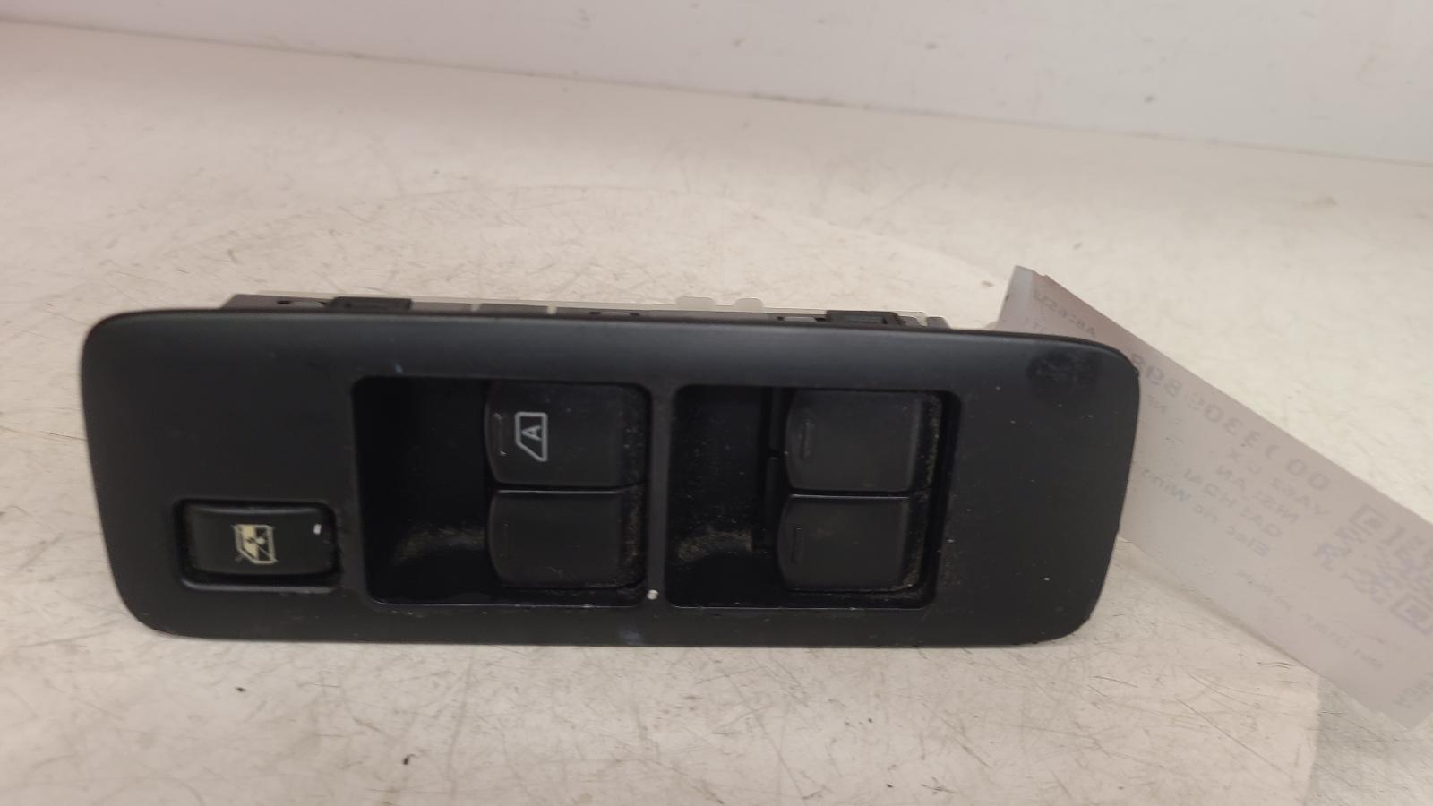 View Auto part Elect. Window Switch Nissan Qashqai 2013