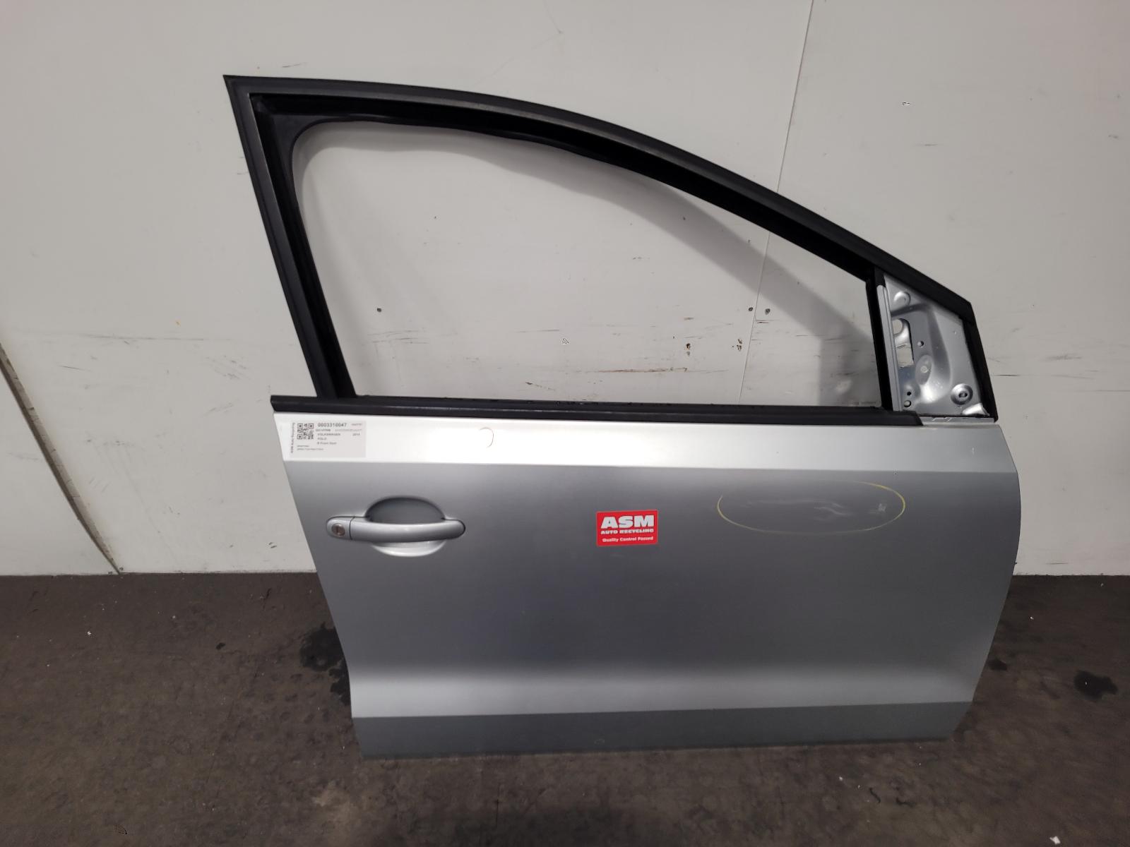 View Auto part R Front Door Volkswagen Polo 2014