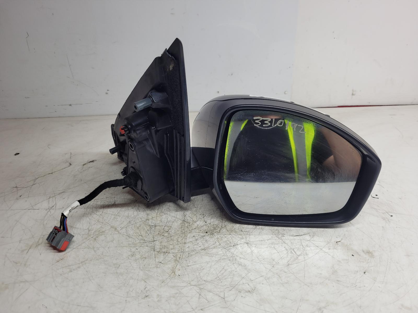 View Auto part R Door Mirror Land Rover Discovery Sport 2015