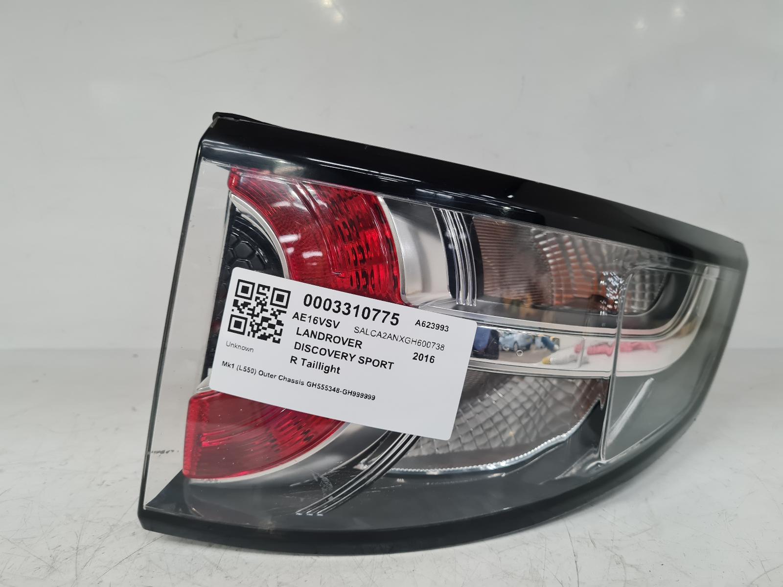 View Auto part R Taillight Land Rover Discovery Sport 2016