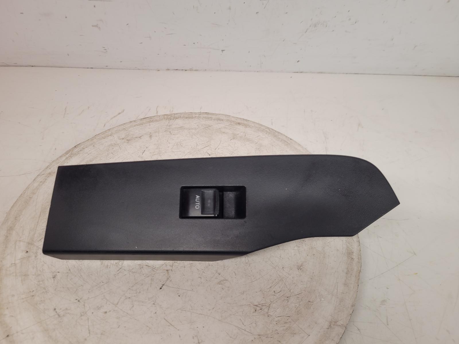 View Auto part Elect. Window Switch Toyota Auris 2015