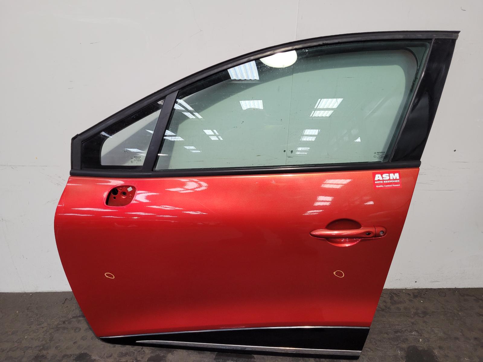 View Auto part L Front Door Renault Clio 2013