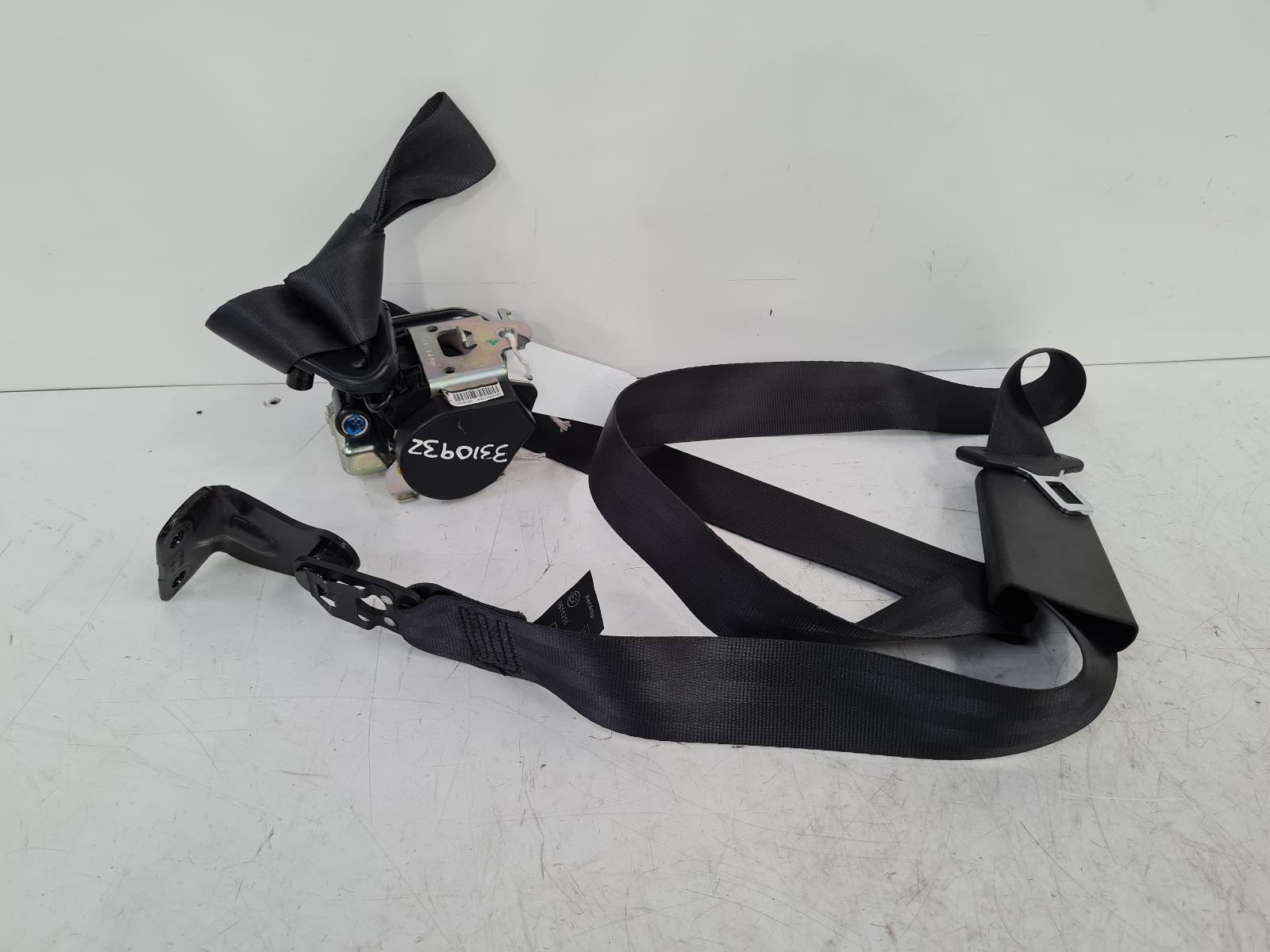 View Auto part Seat Belt Renault Clio 2013