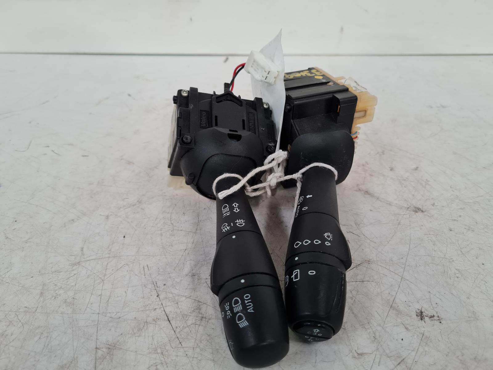 View Auto part Combination Switch Renault Clio 2013