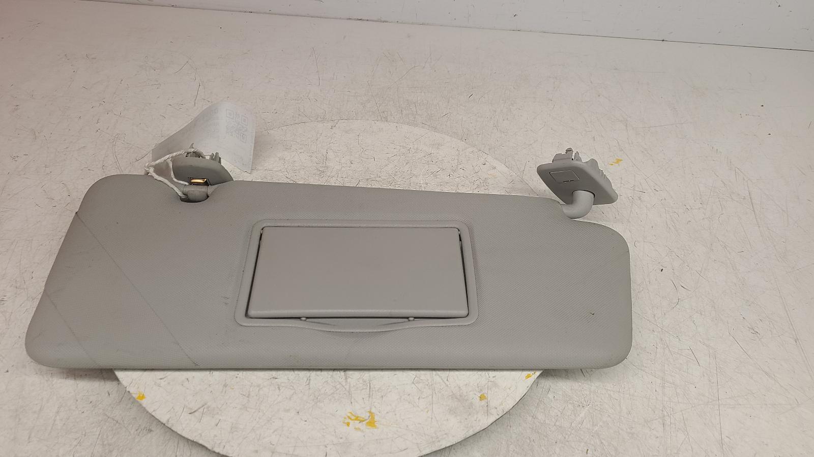 View Auto part Sun visor Renault Clio 2013