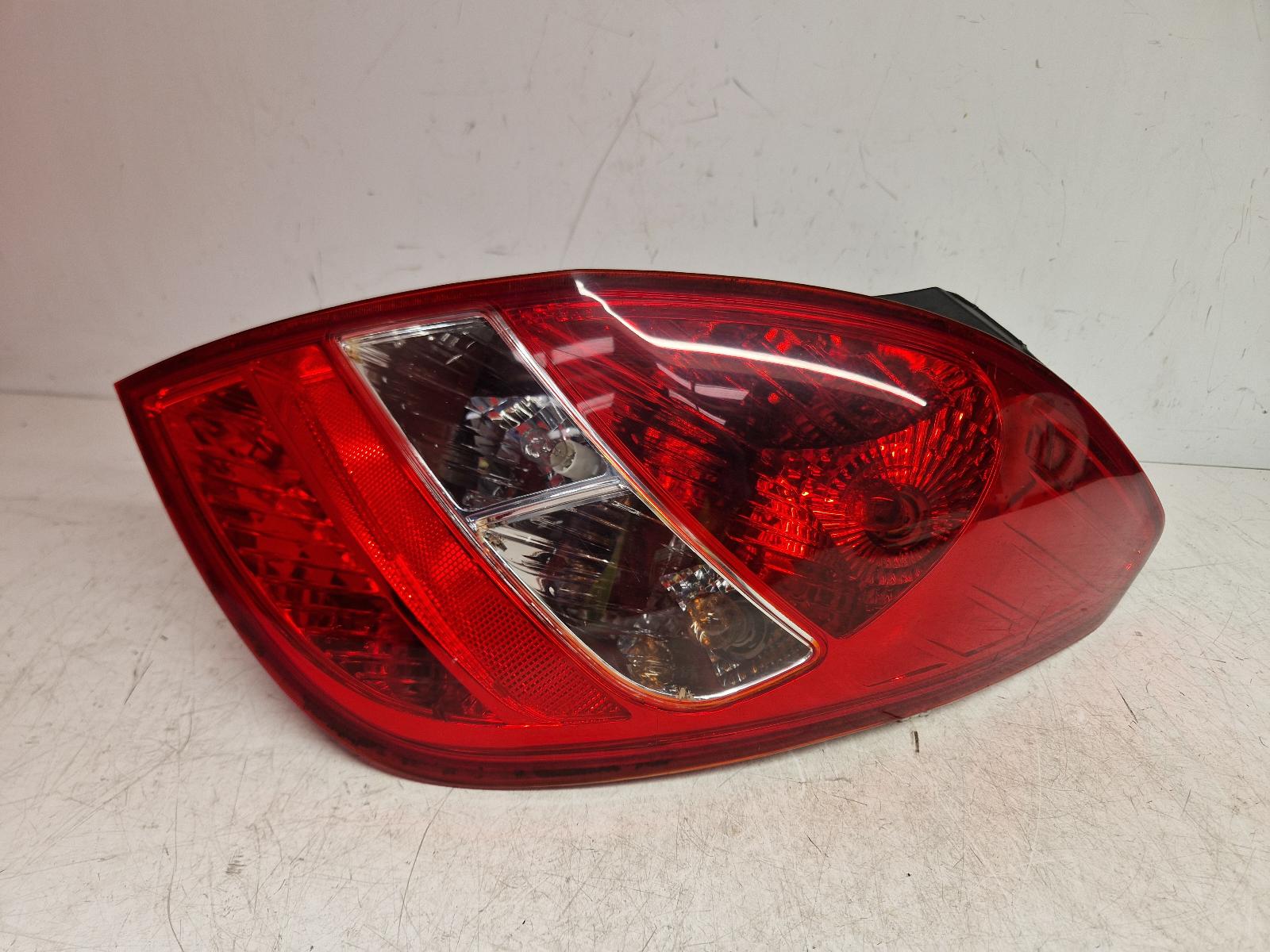 View Auto part R Taillight Hyundai I20 2010