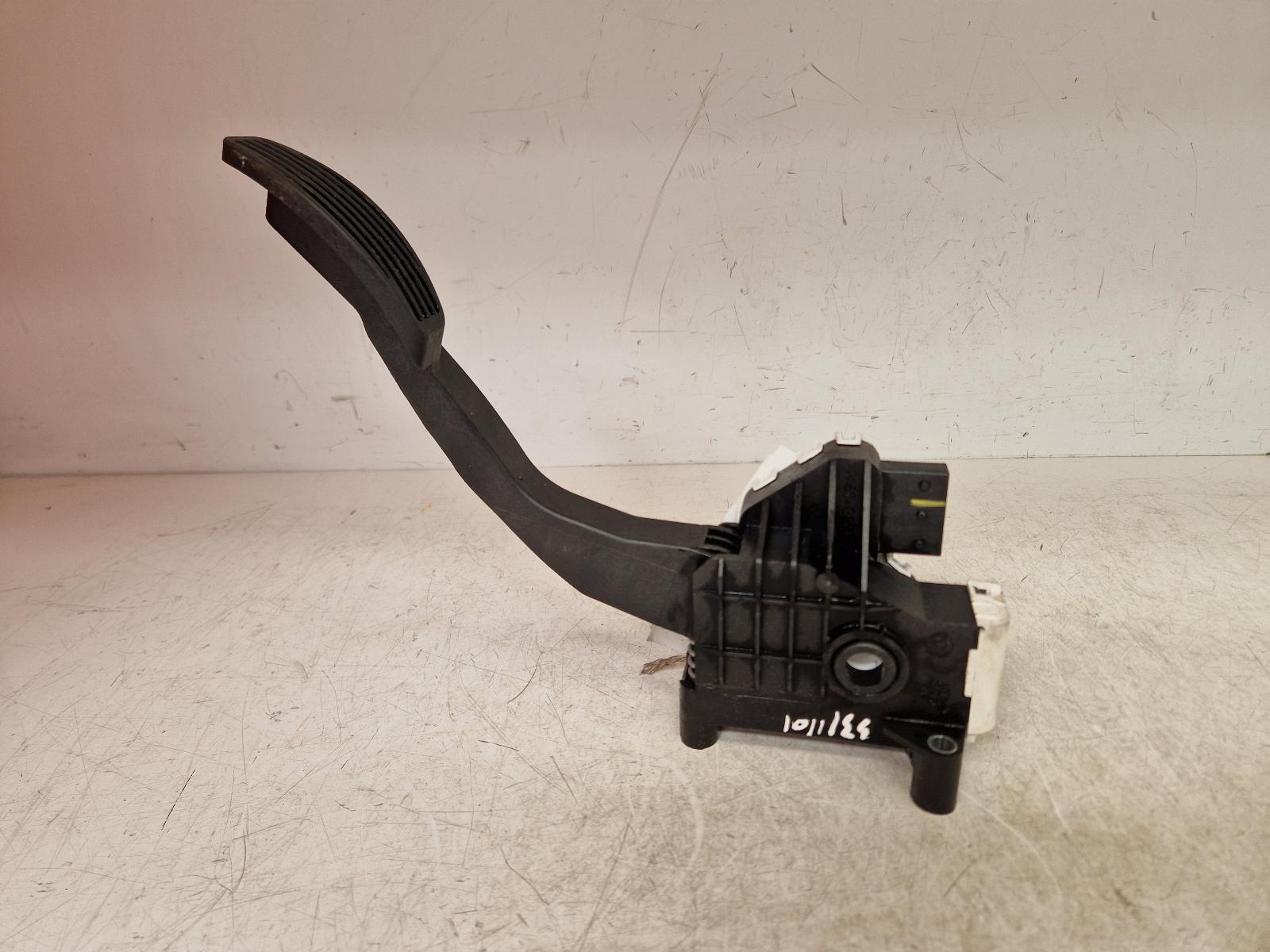 View Auto part Pedal Potentiometer Fiat 500 2019