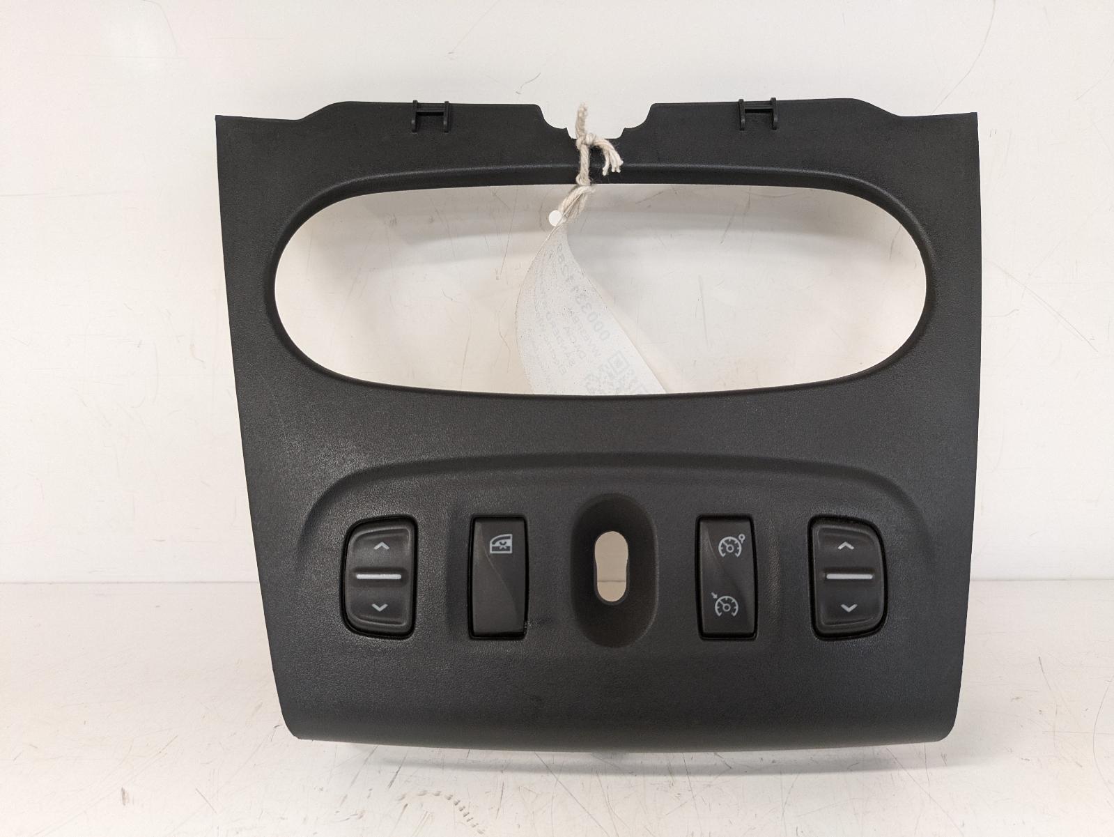 View Auto part Elect. Window Switch Dacia Sandero Stepway 2013