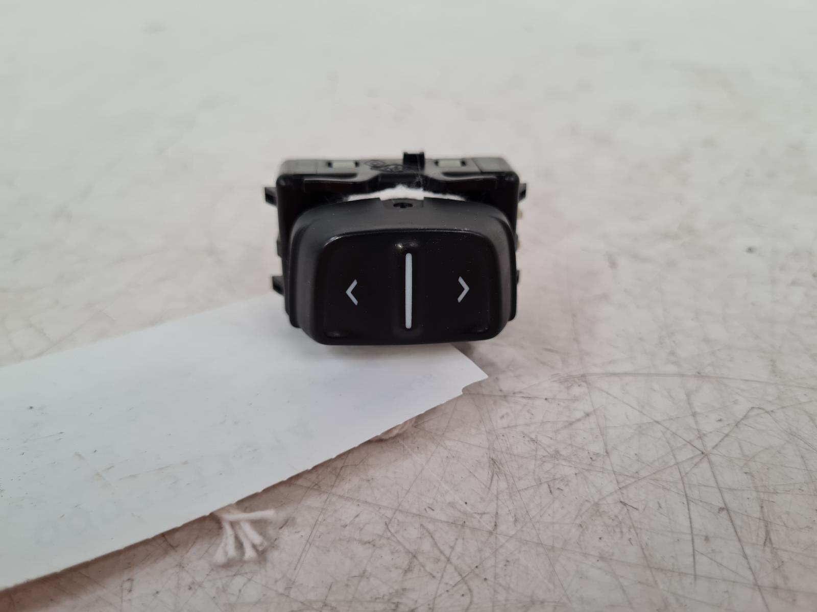 View Auto part Elect. Window Switch Dacia Sandero Stepway 2016