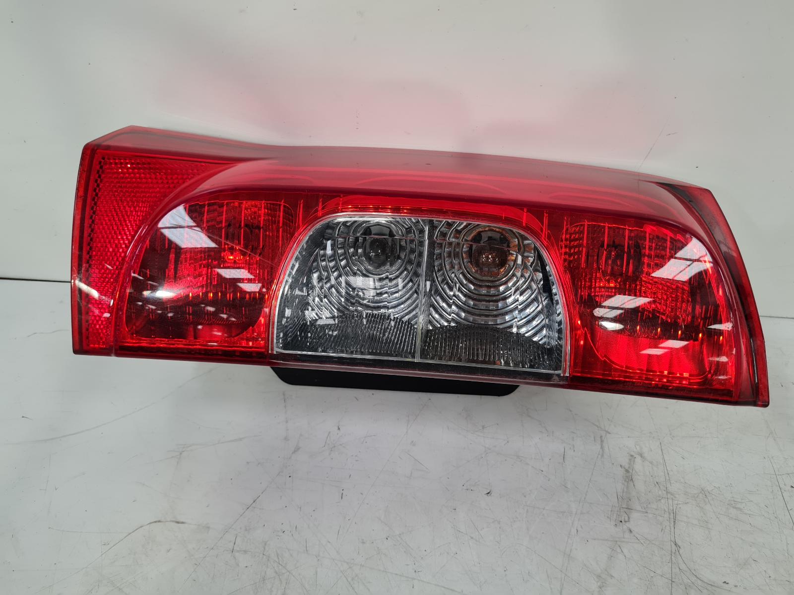 View Auto part L Taillight Peugeot Bipper 2015