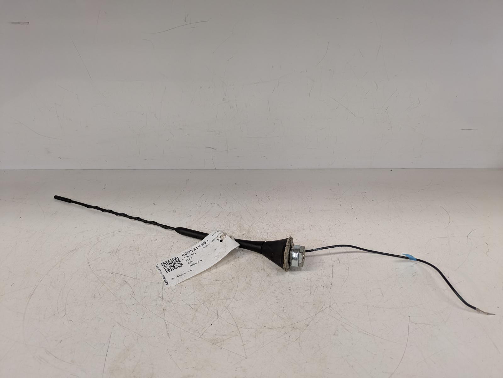 View Auto part Antenna Fiat 500 2009