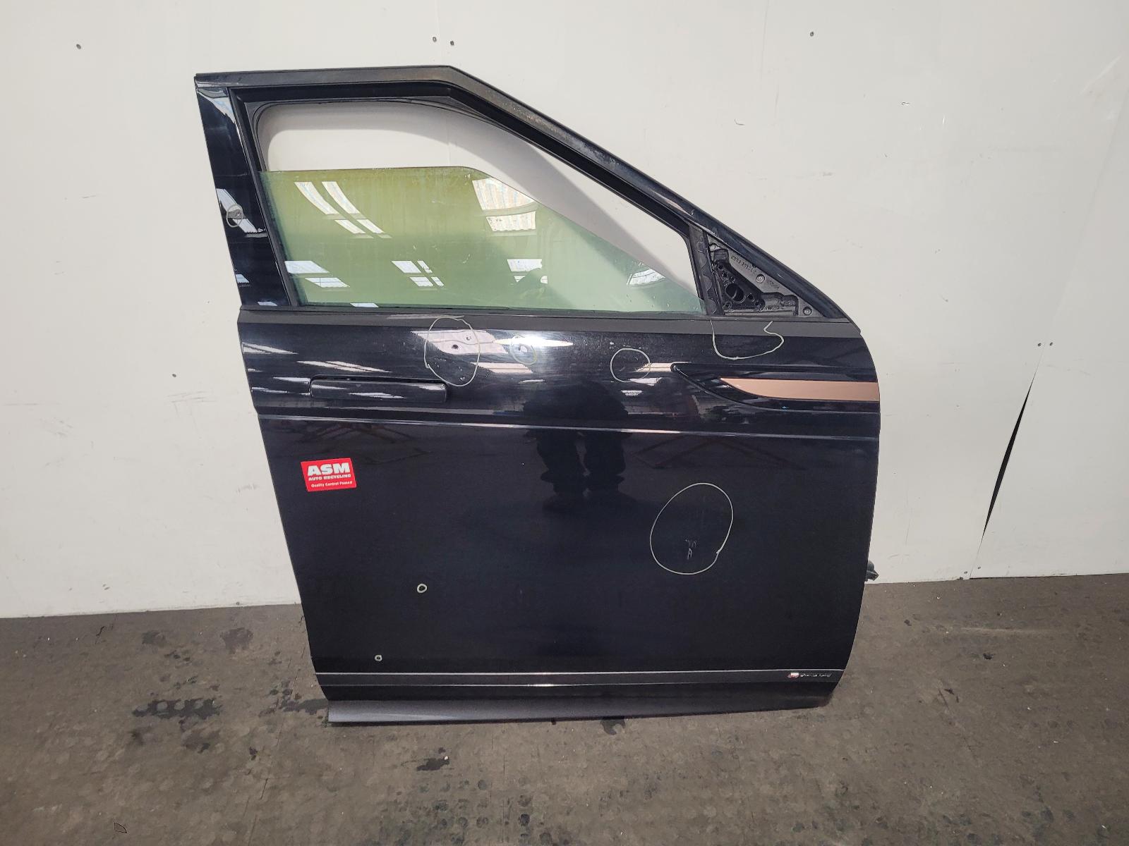 View Auto part R Front Door Land Rover Range Rover Evoque 2019