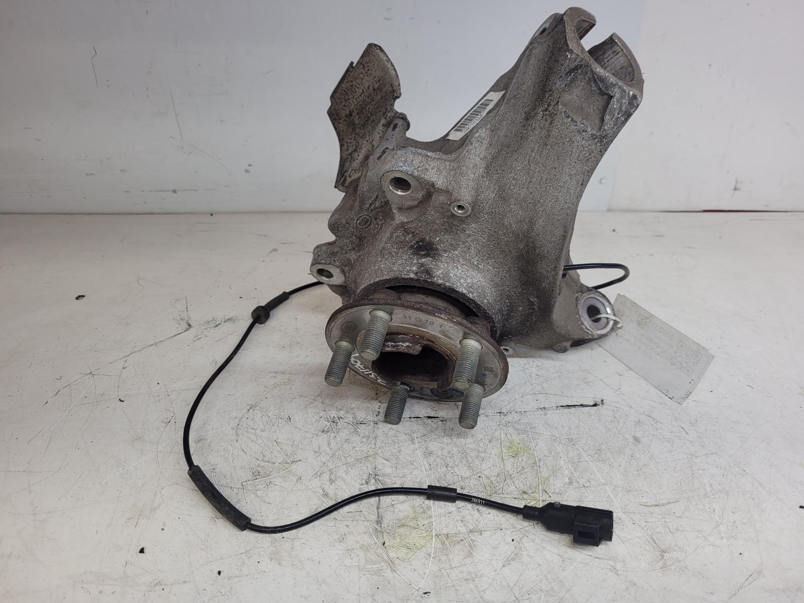 View Auto part LF Hub/Stub Axle Assembly Land Rover Range Rover Evoque 2019