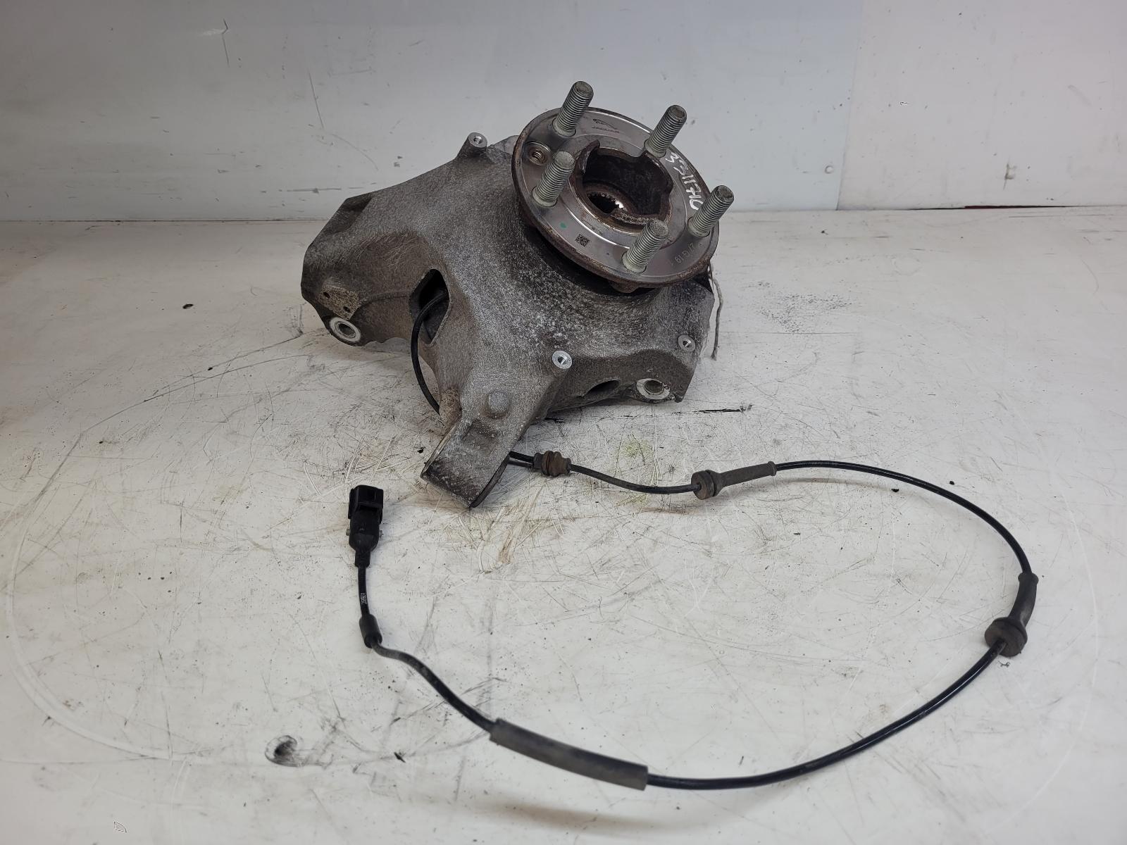 View Auto part RF Hub/Stub Axle Assembly Land Rover Range Rover Evoque 2019