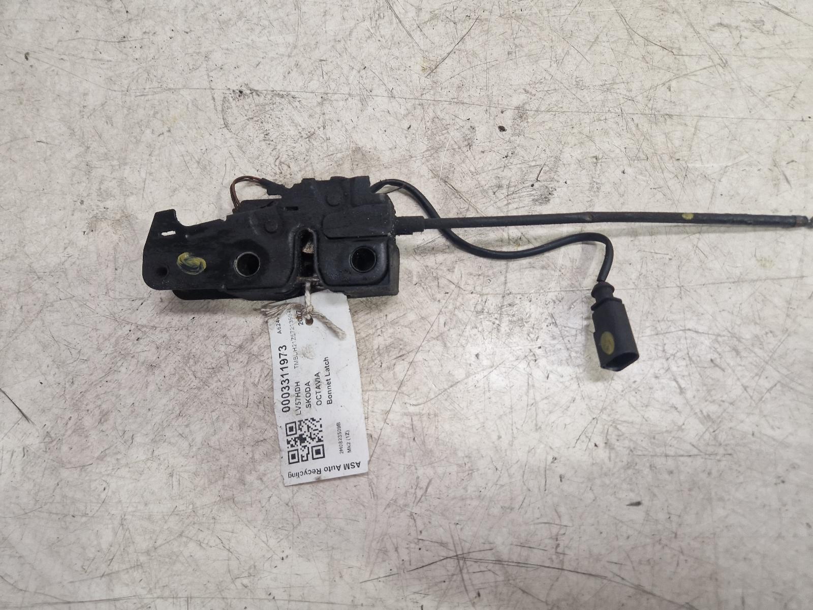 View Auto part Bonnet Latch Skoda Octavia 2007