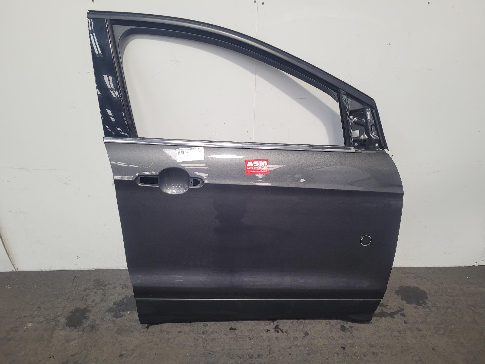 View Auto part R Front Door Ford Kuga 2017