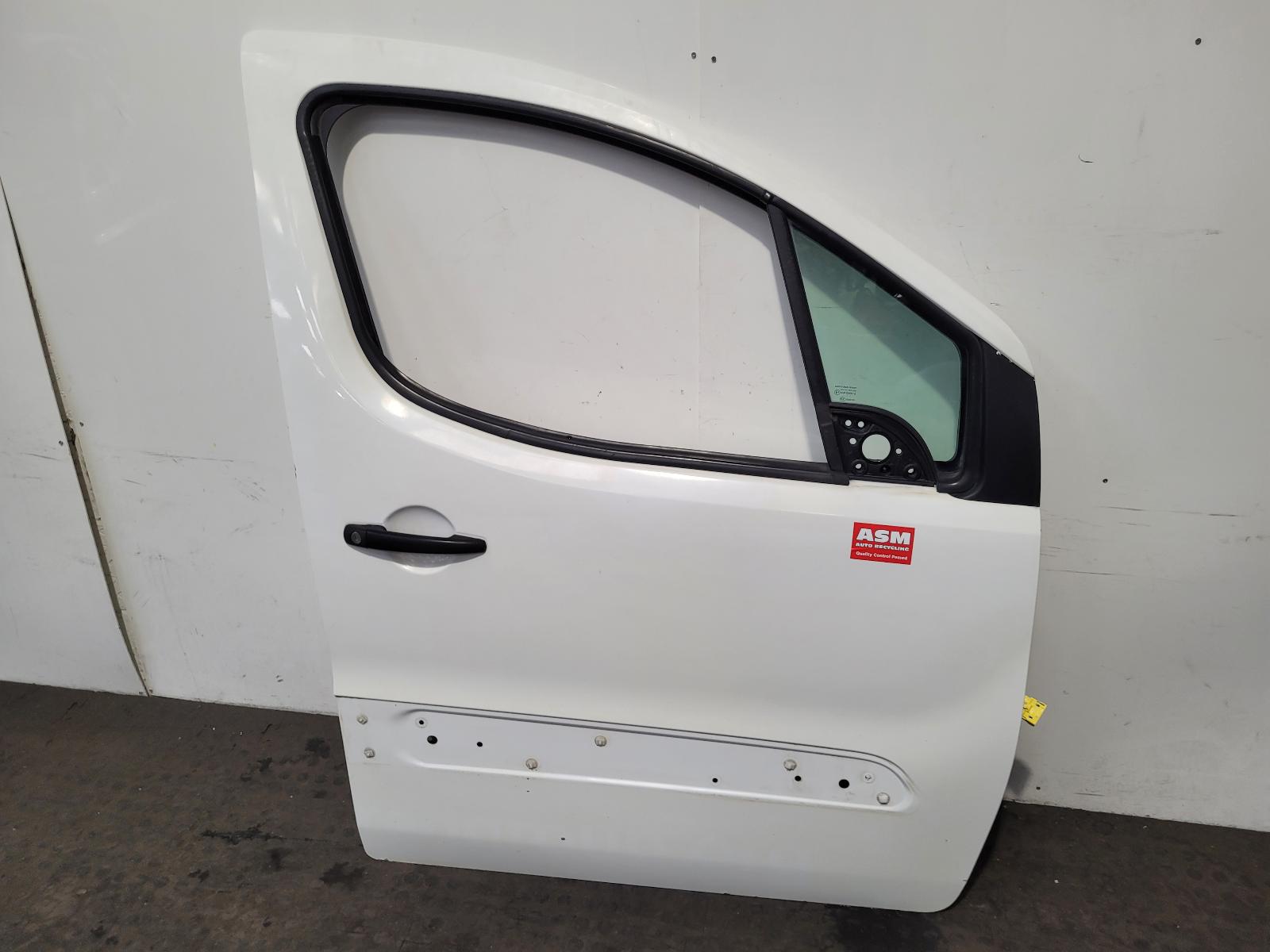 View Auto part R Front Door Peugeot Partner 2018