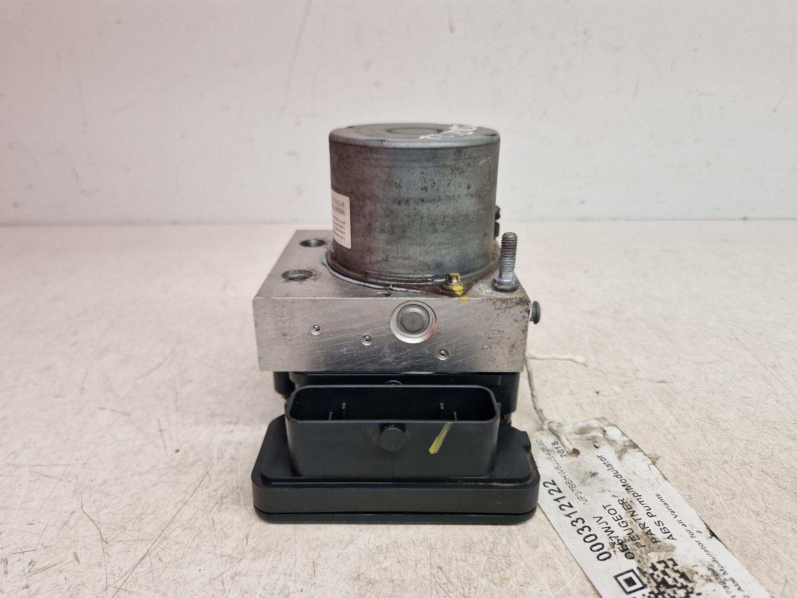 View Auto part ABS Pump/Modulator Peugeot Partner 2018
