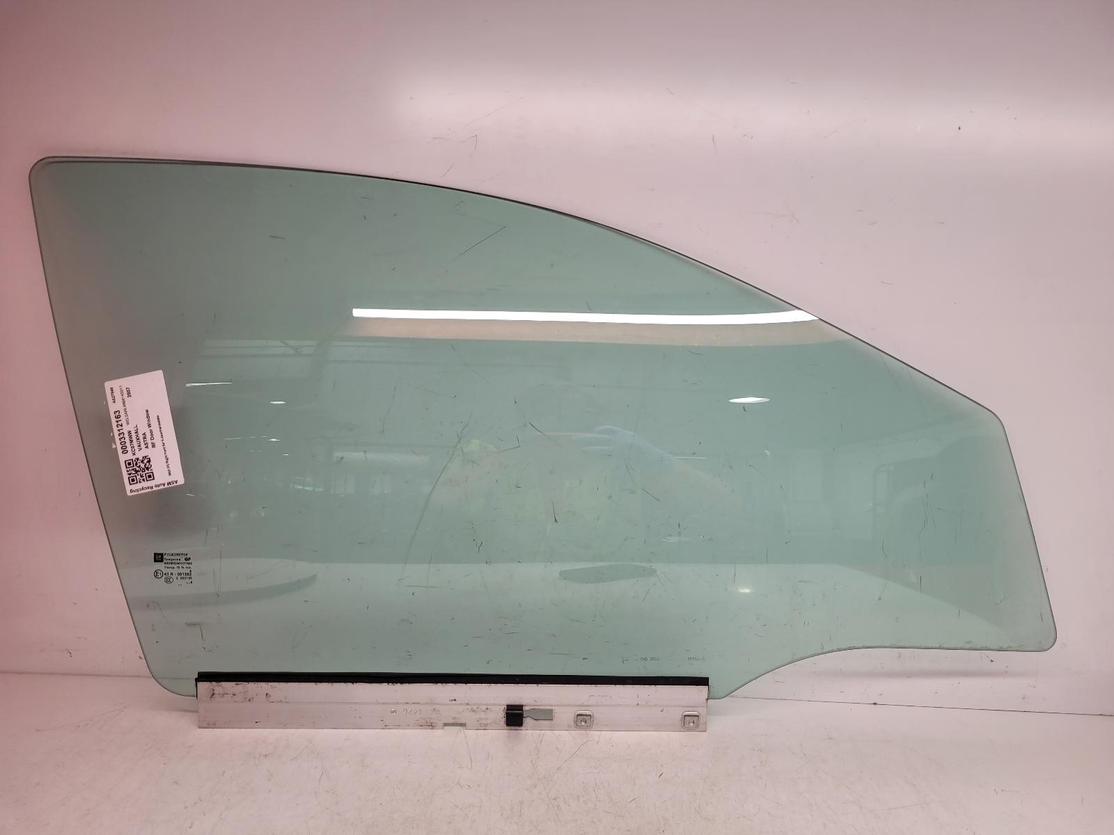 View Auto part RF Door Window Vauxhall Astra 2007