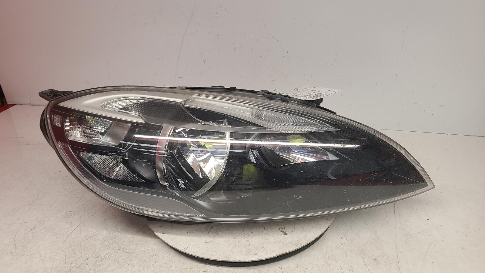 View Auto part R Headlamp Volvo V40 2014