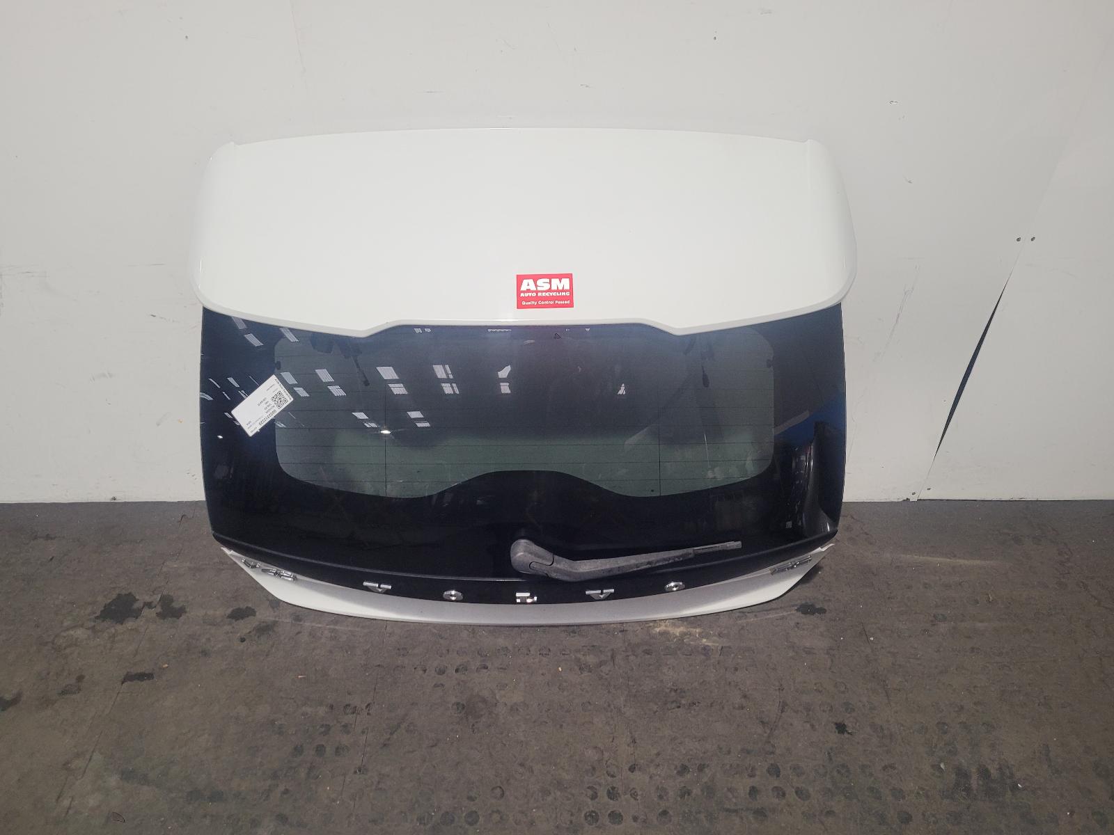 View Auto part Bootlid/Tailgate Volvo V40 2014
