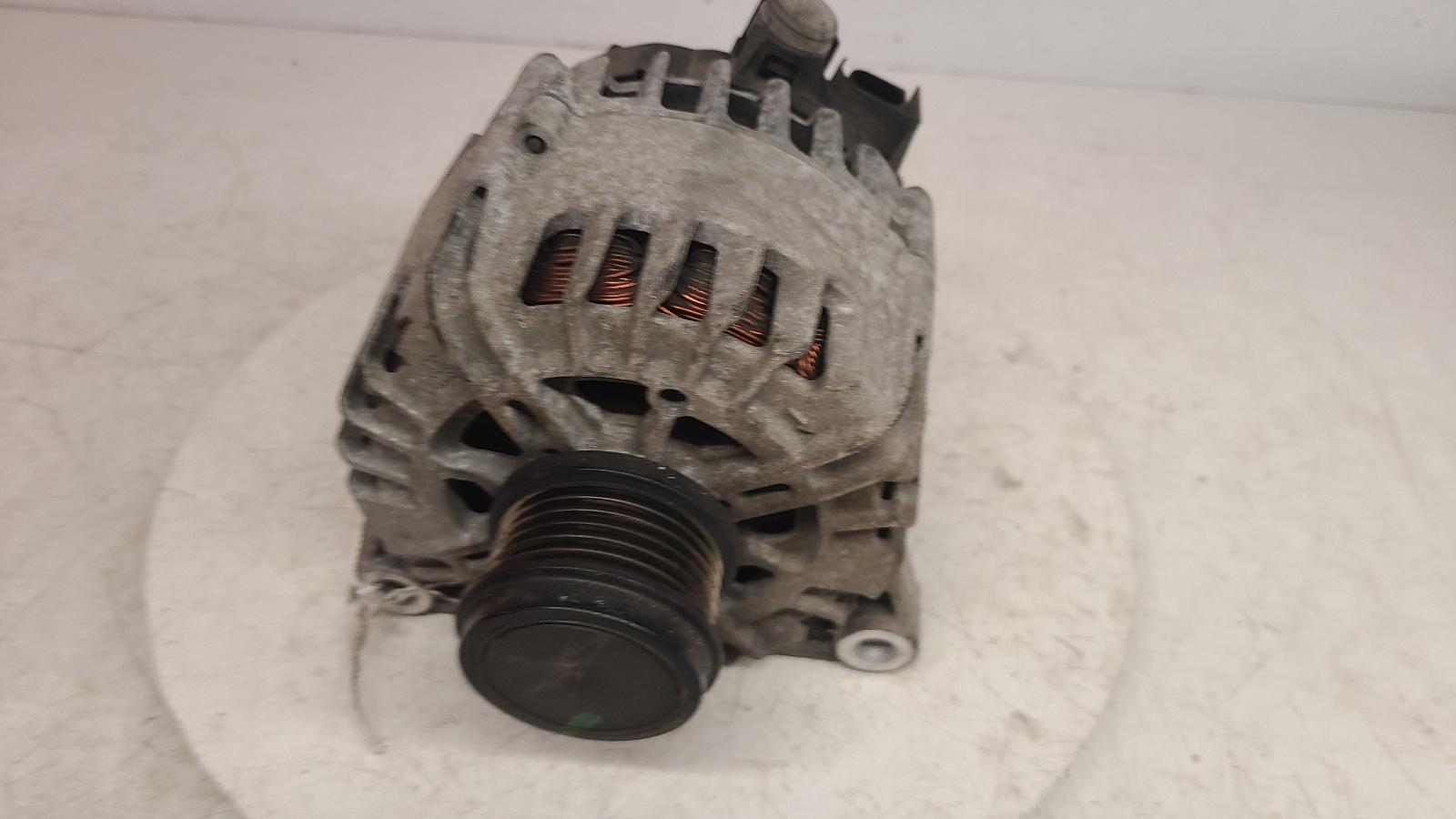 View Auto part Alternator Volvo V40 2014