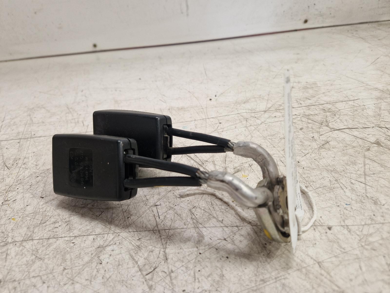 View Auto part Seat Belt Volkswagen Polo 2011