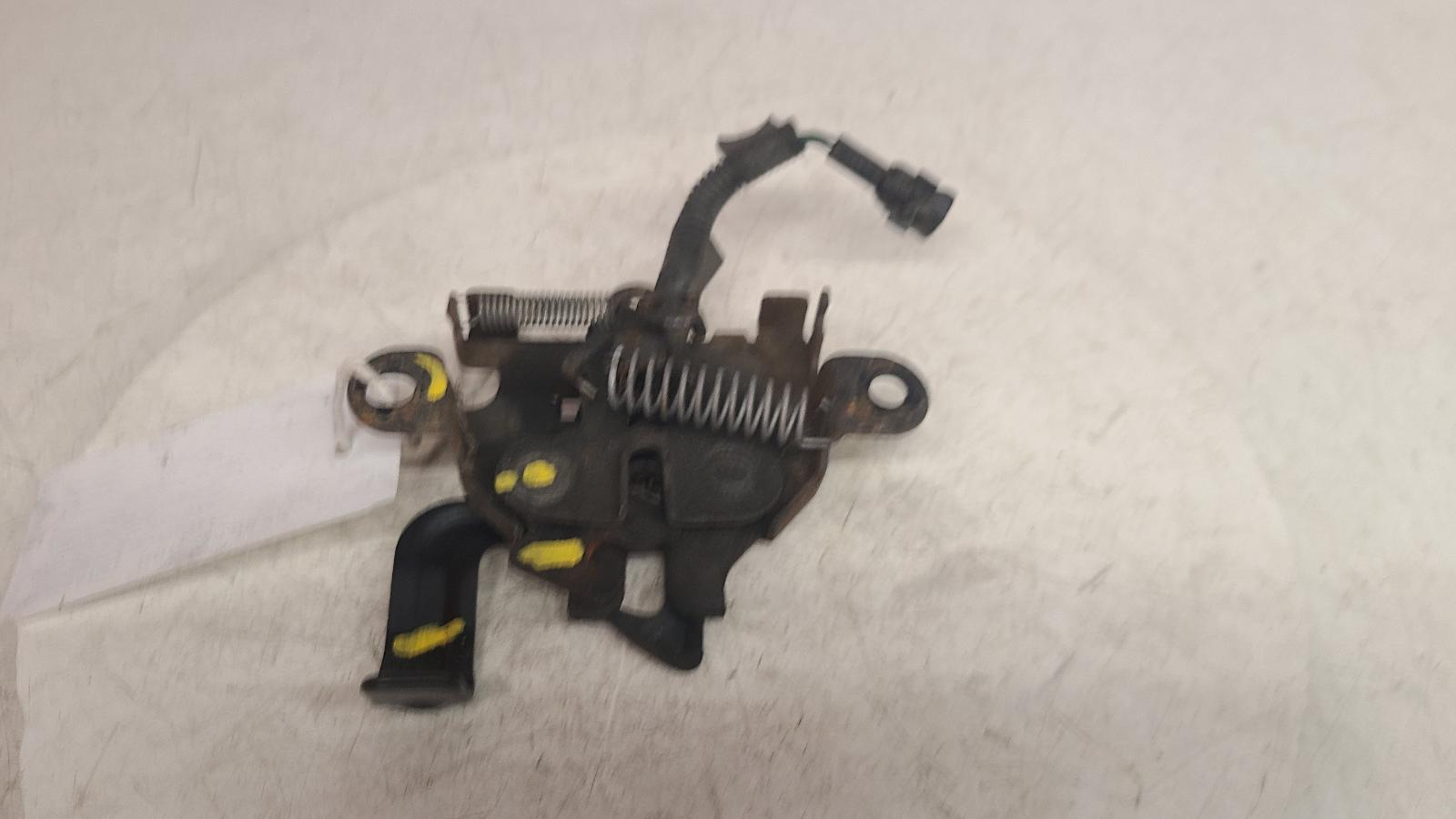 View Auto part Bonnet Latch Toyota Yaris 2010