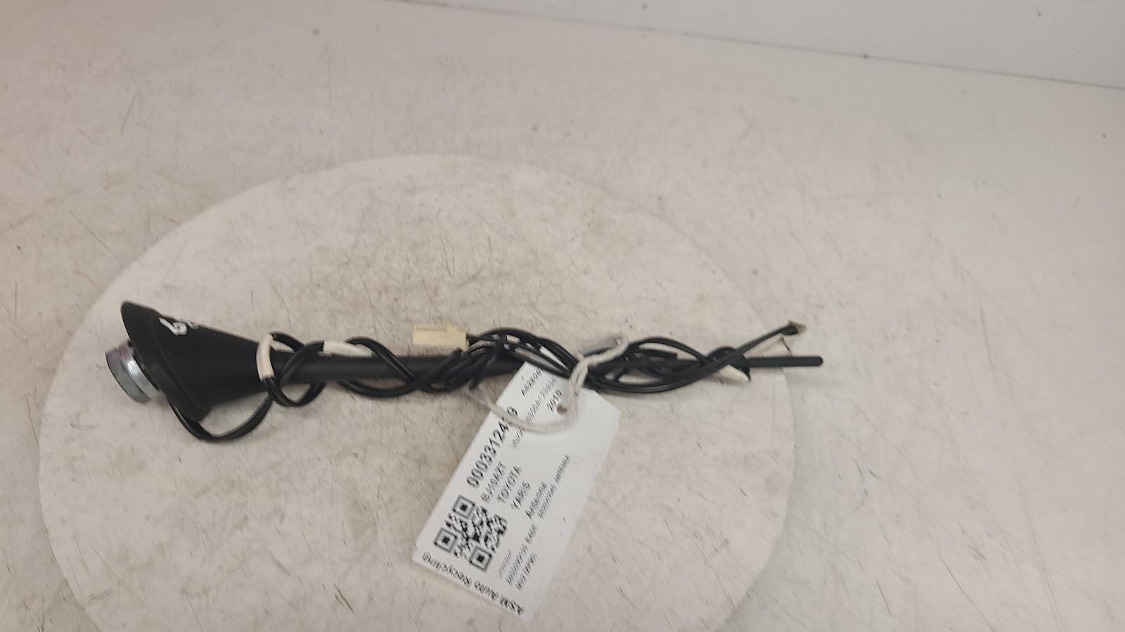 View Auto part Antenna Toyota Yaris 2010