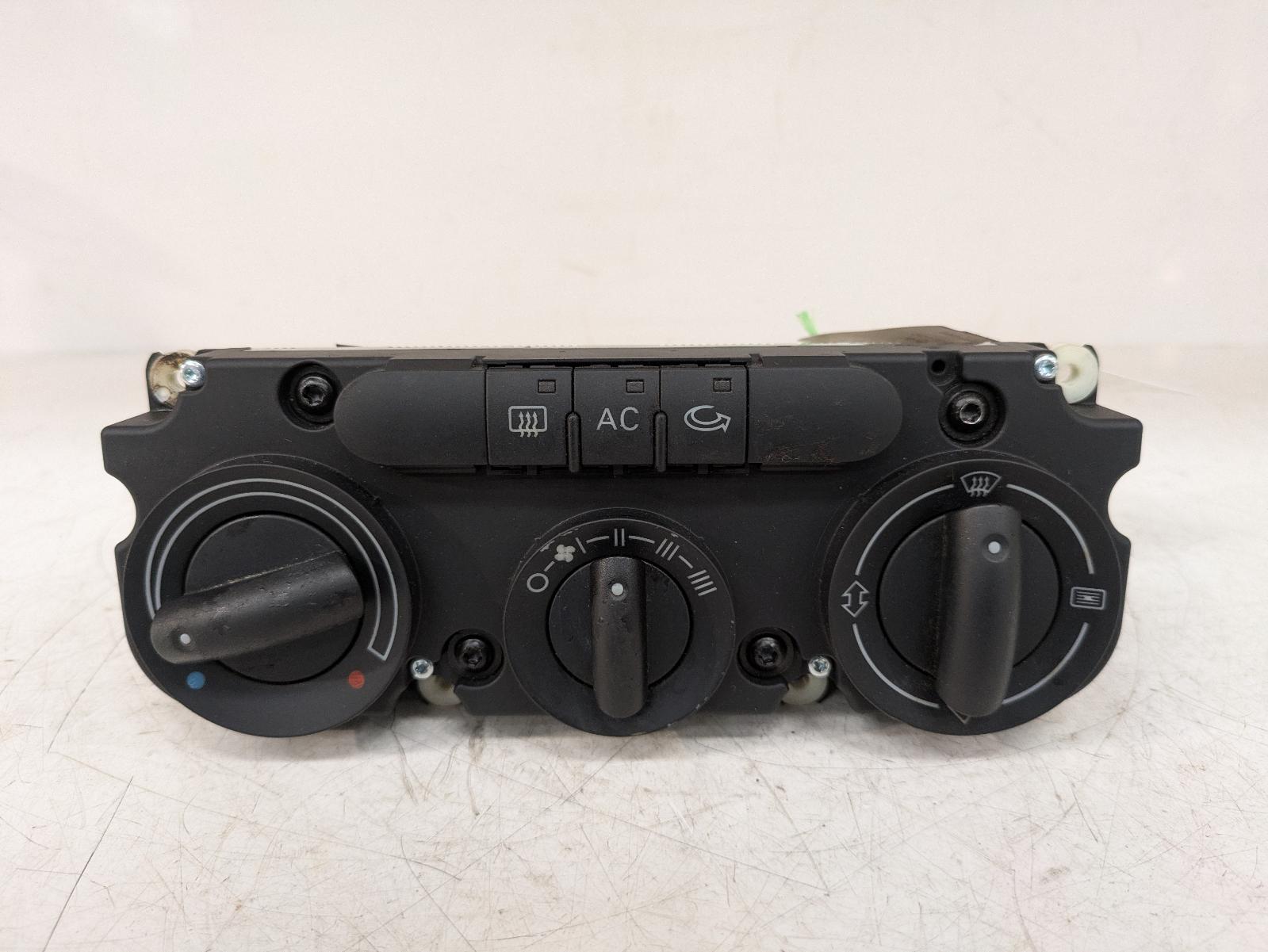 View Auto part Heater/AC Controller Audi A3 2007