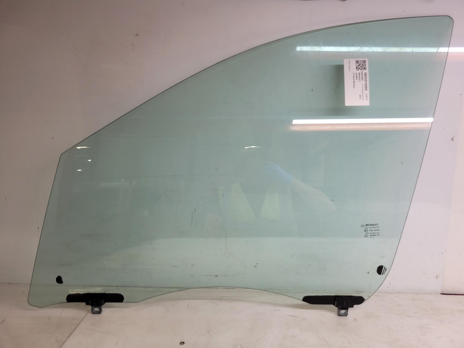 View Auto part LF Door Window Renault Scenic 2010