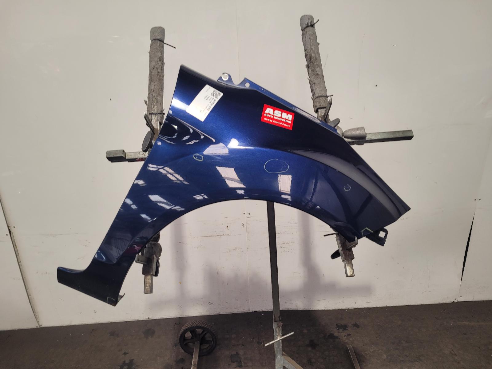 View Auto part R Wing Ford Fiesta 2011
