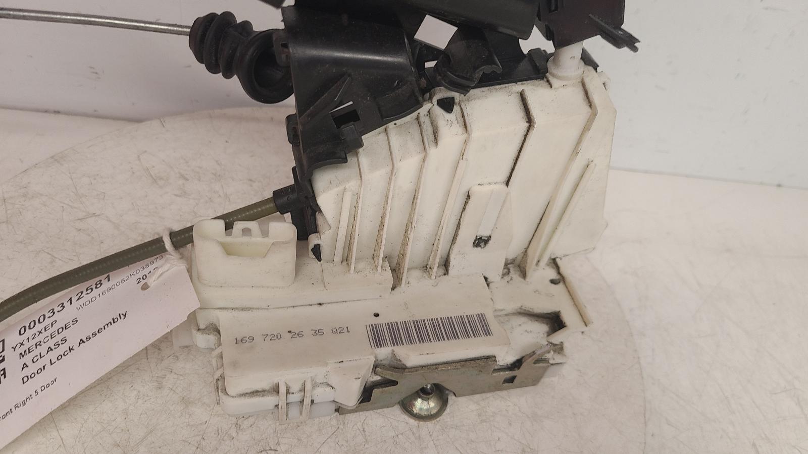 View Auto part Door Lock Assembly Mercedes A Class 2012