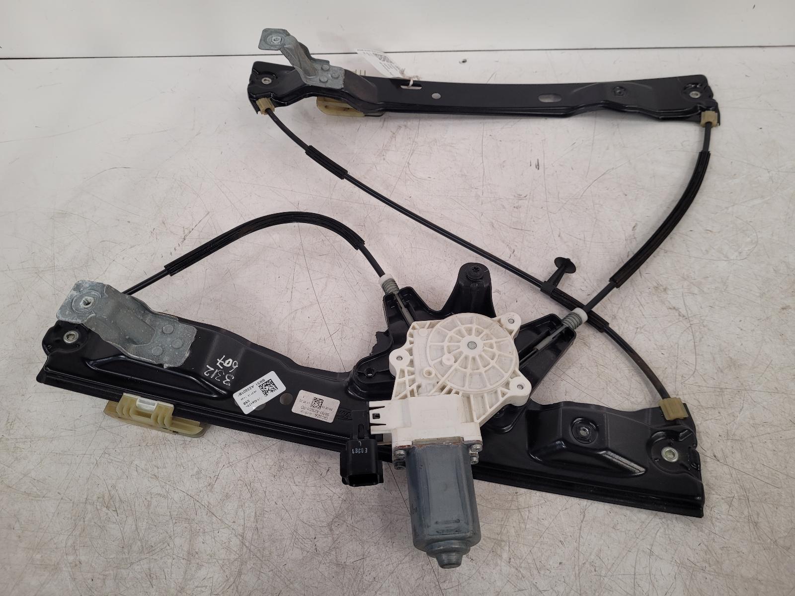 View Auto part RF Window Regulator Ford Focus 2013