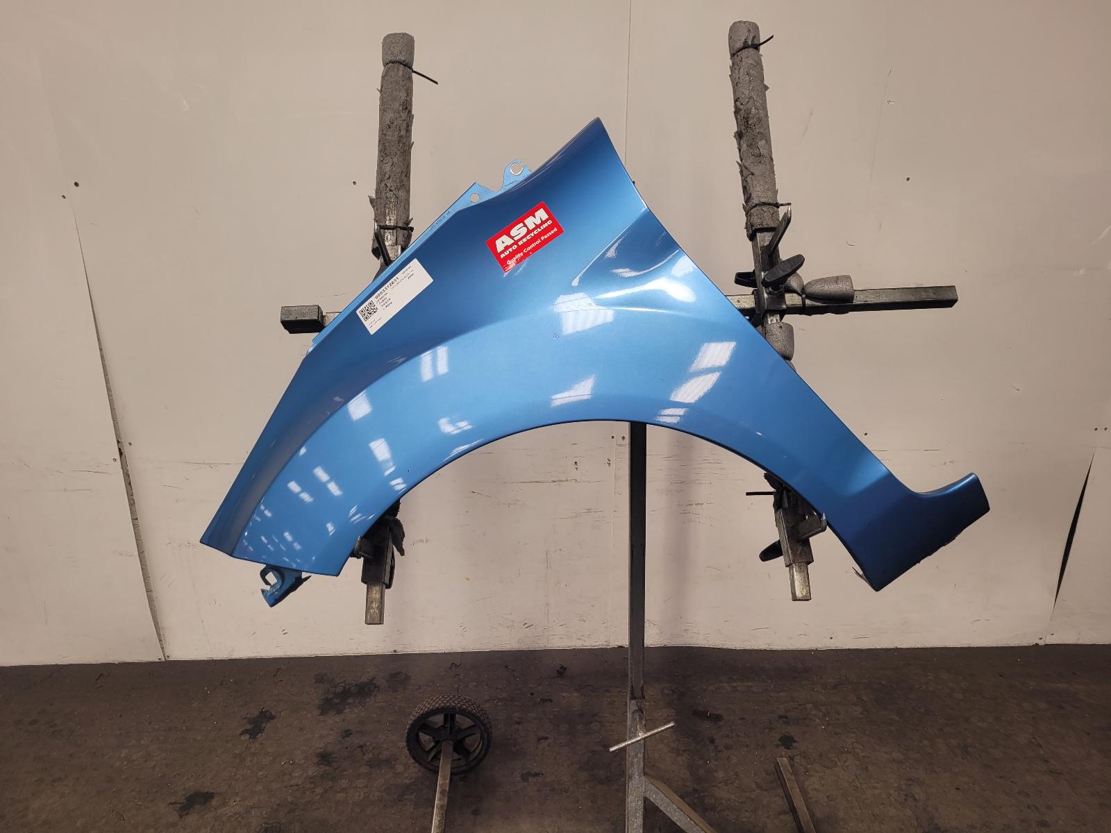 View Auto part L Wing Ford Fiesta 2009
