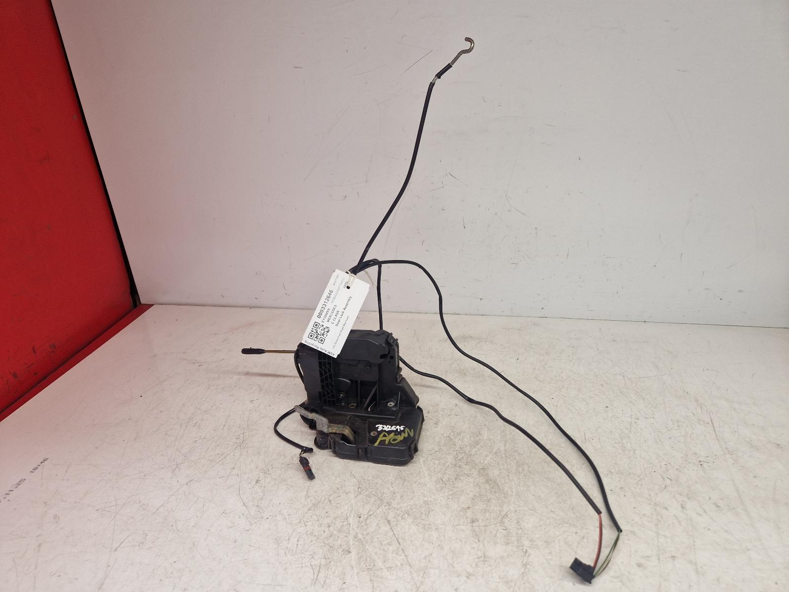 View Auto part Door Lock Assembly Mercedes C Class 2005