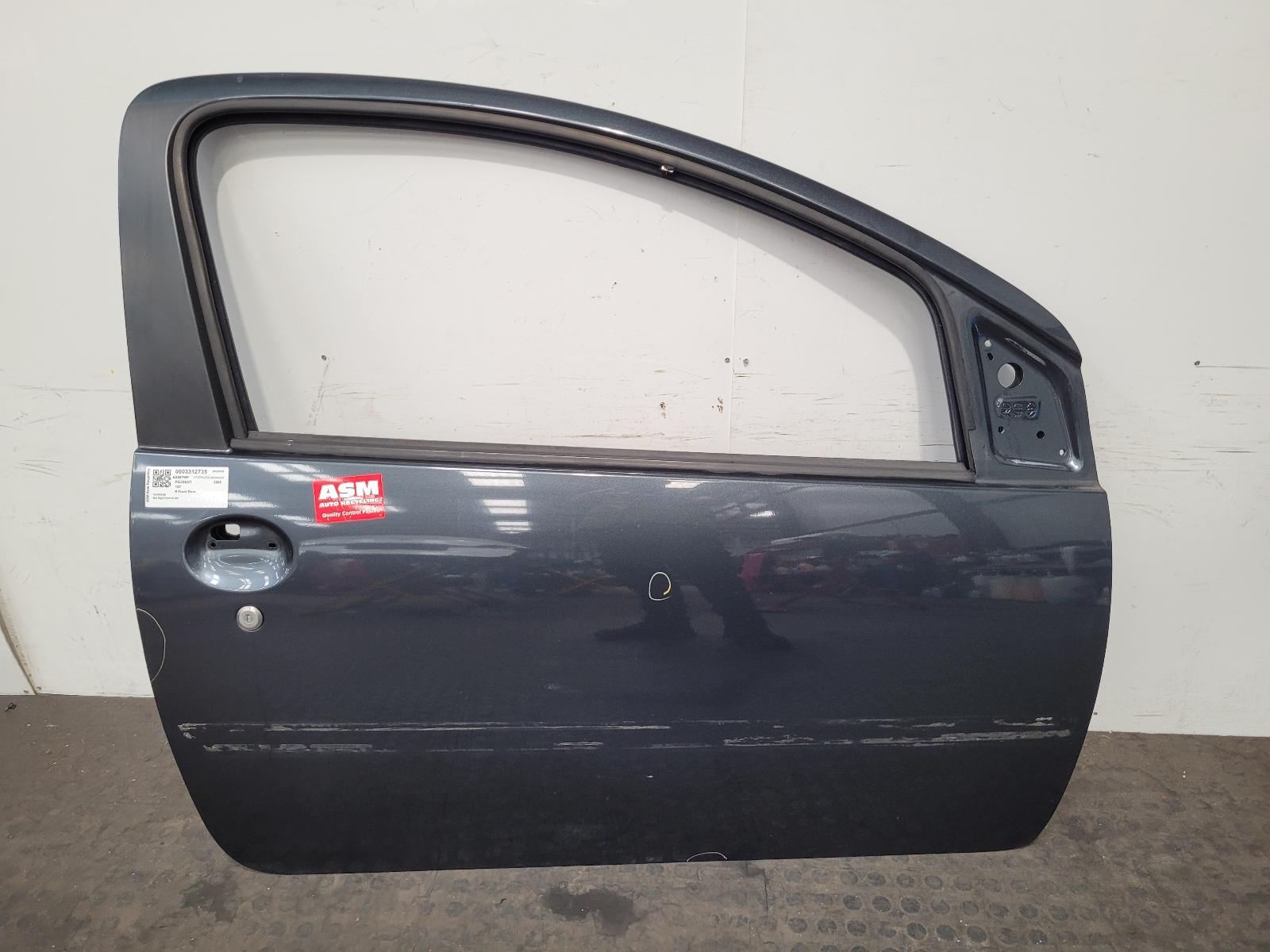 View Auto part R Front Door Peugeot 107 2008
