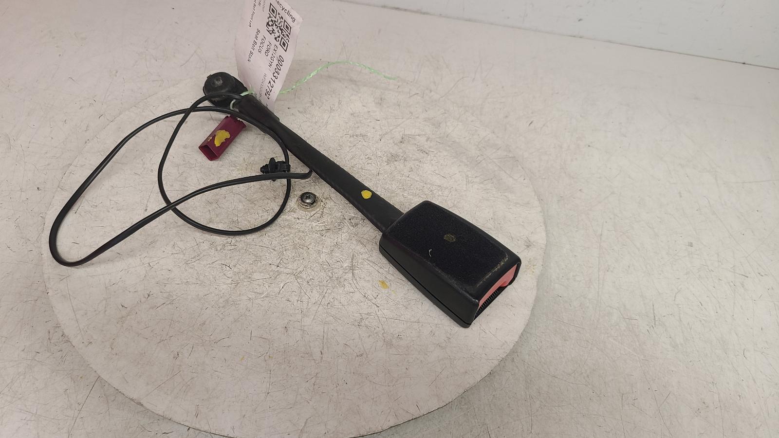 View Auto part Seat Belt Ford Focus 2012