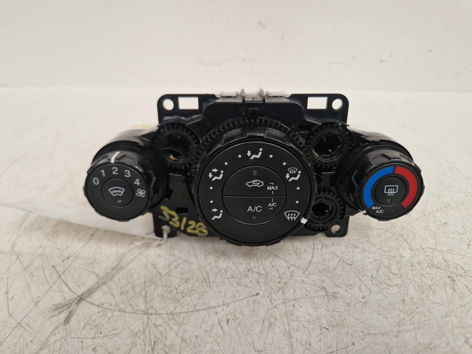 View Auto part Heater/AC Controller Ford Fiesta 2014