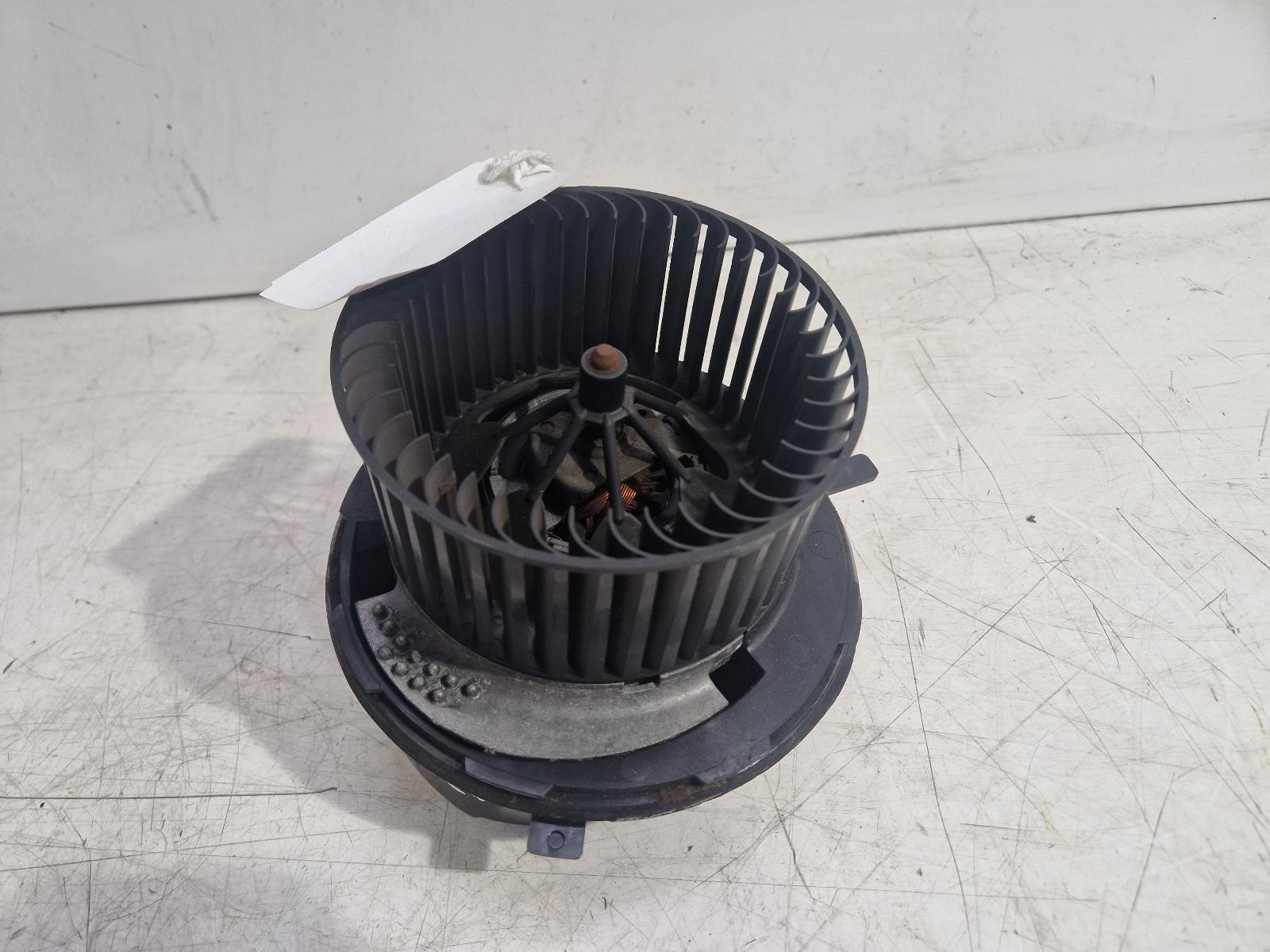View Auto part Heater Motor/Assembly Volkswagen Golf 2004