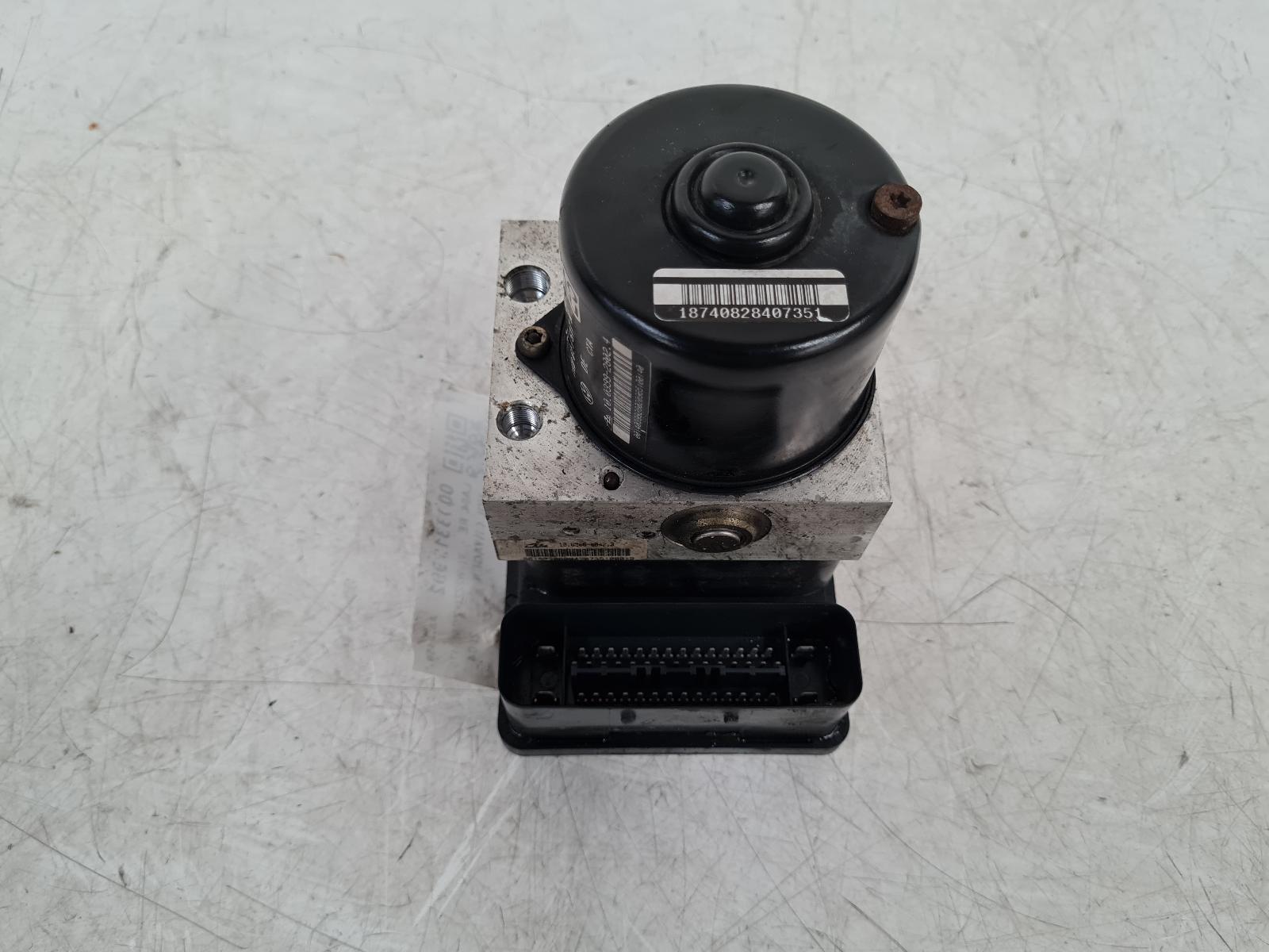 View Auto part ABS Pump/Modulator Volkswagen Golf 2004