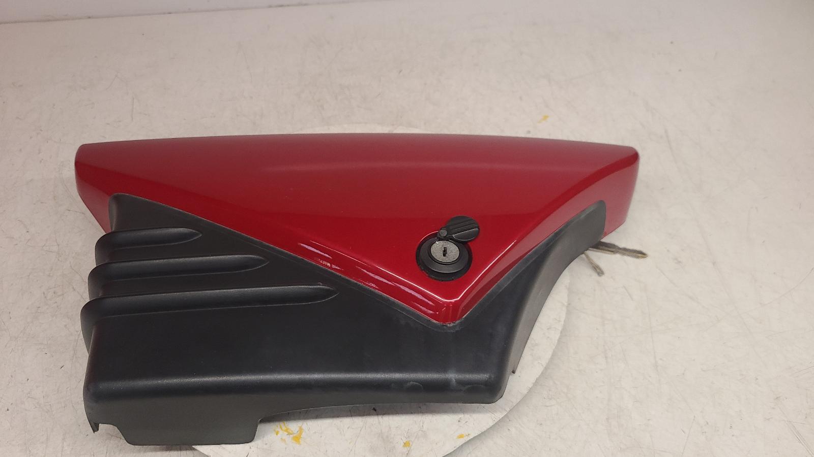 View Auto part Side Panel Left Yamaha Ybr 125 2011