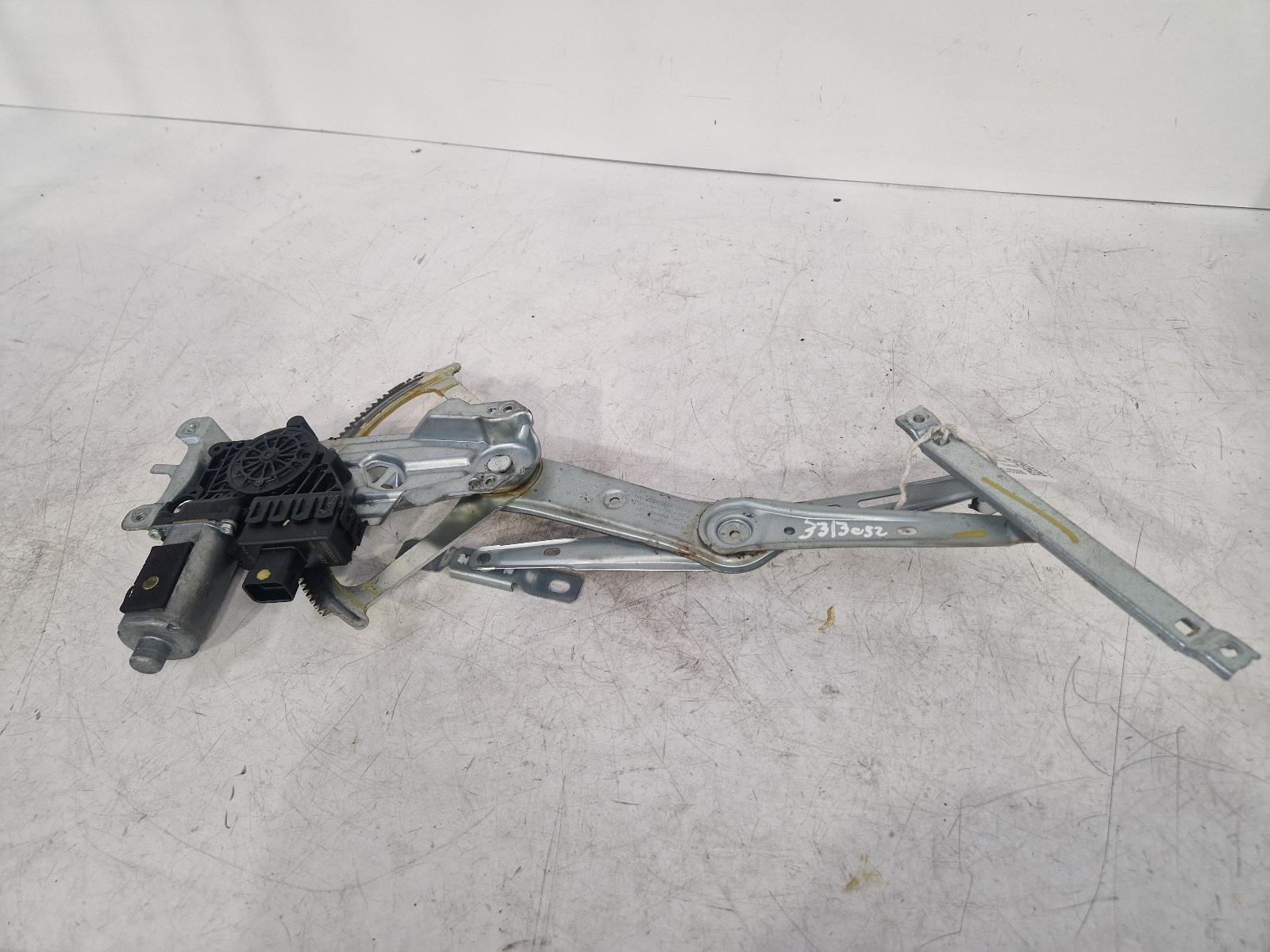 View Auto part RF Window Regulator Vauxhall Astra 2009