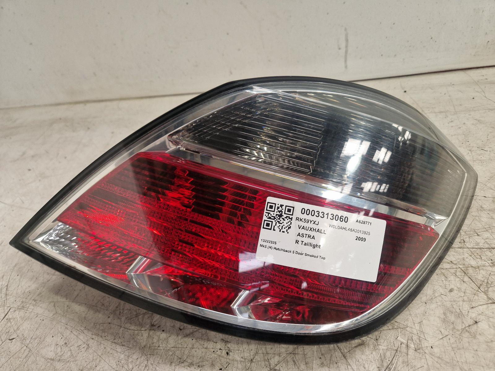 View Auto part R Taillight Vauxhall Astra 2009