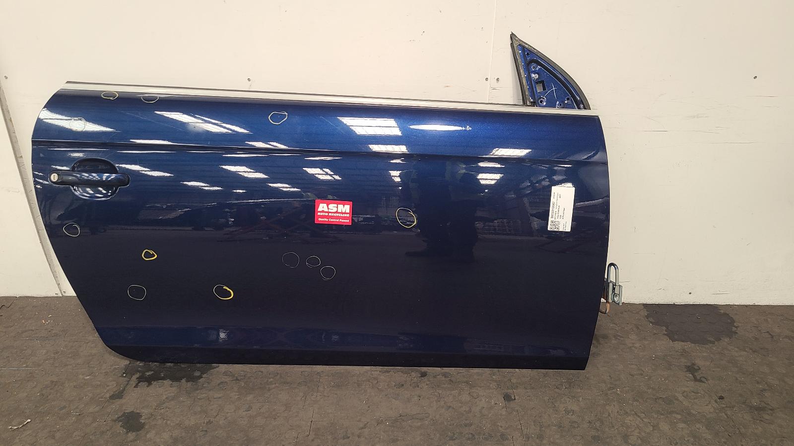 View Auto part R Front Door Volkswagen Eos 2007