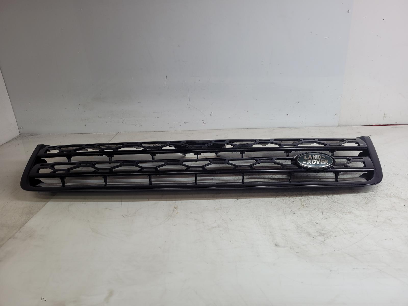 View Auto part Grille Land Rover Discovery Sport 2015