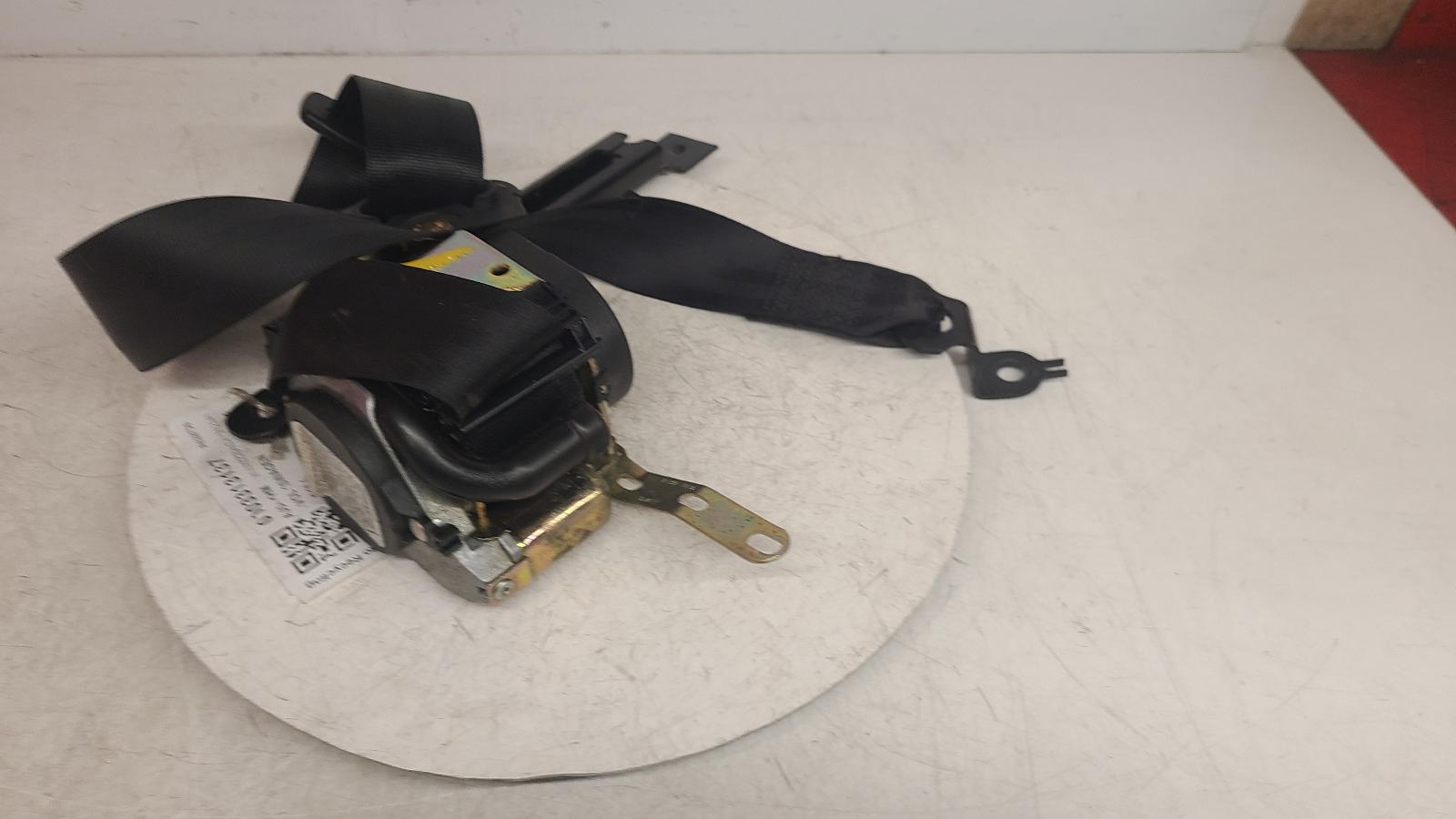 View Auto part Seat Belt Volkswagen Polo 2004